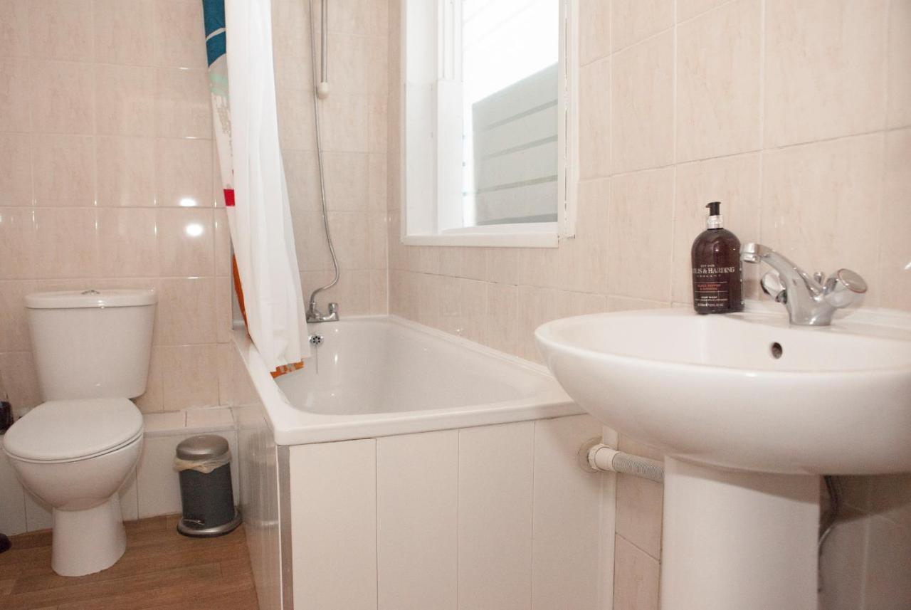 Fieldgate Spacious Rooms London Exterior photo